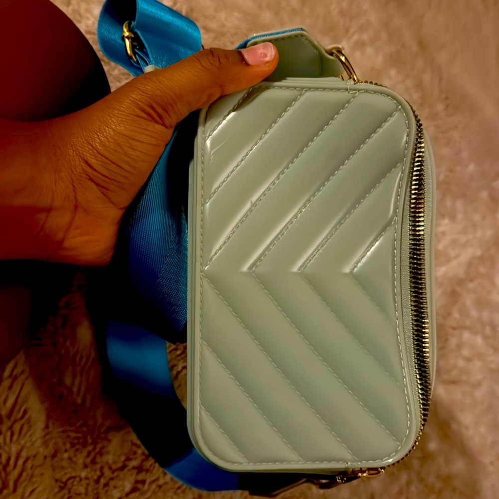 Teal/light green cross body purse